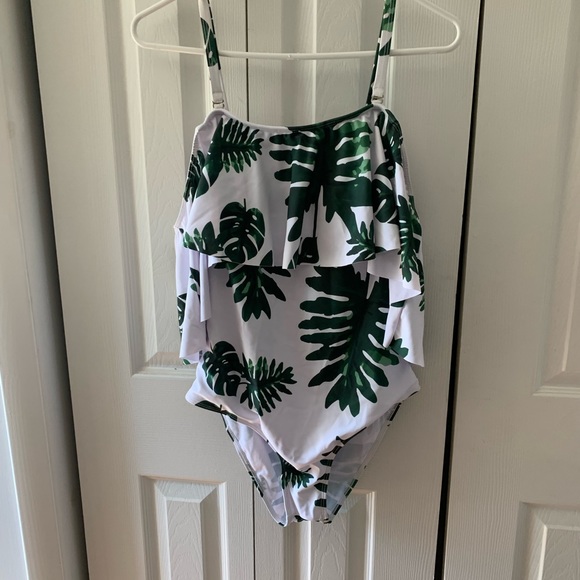 White Strapless Ruffled Bathing Suit Tempt Me Green Floral Women’s size Large - Picture 10 of 13